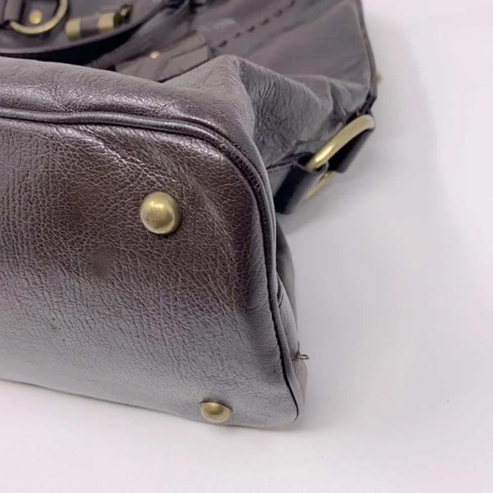 Yves Saint Laurent  Leather Oversized Muse Bag - Picture 13 of 15